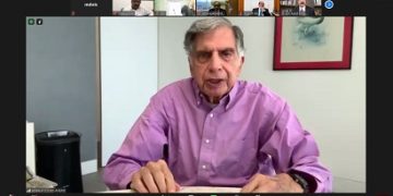 Business tycoons pledge support to Kerala to build a modern economy